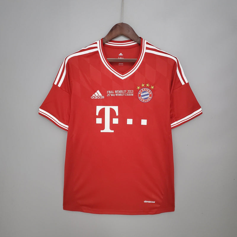 Camisa Retrô Bayern de Munique 2013/14 Home Champions League Edition