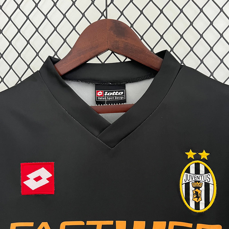 Camisa Retrô Juventus 2001/02 Away