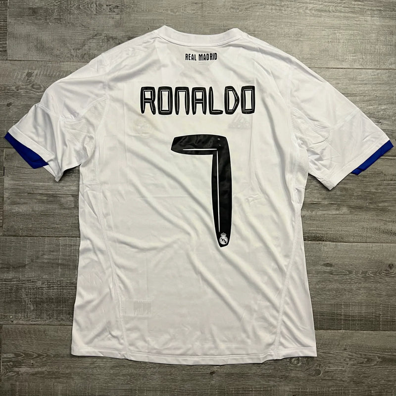 Camisa Retrô Real Madrid 2010/11 Home